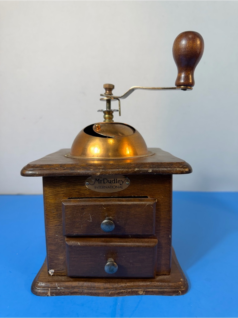 Vintage-Style Wooden Coffee Grinder - Brown & Gold